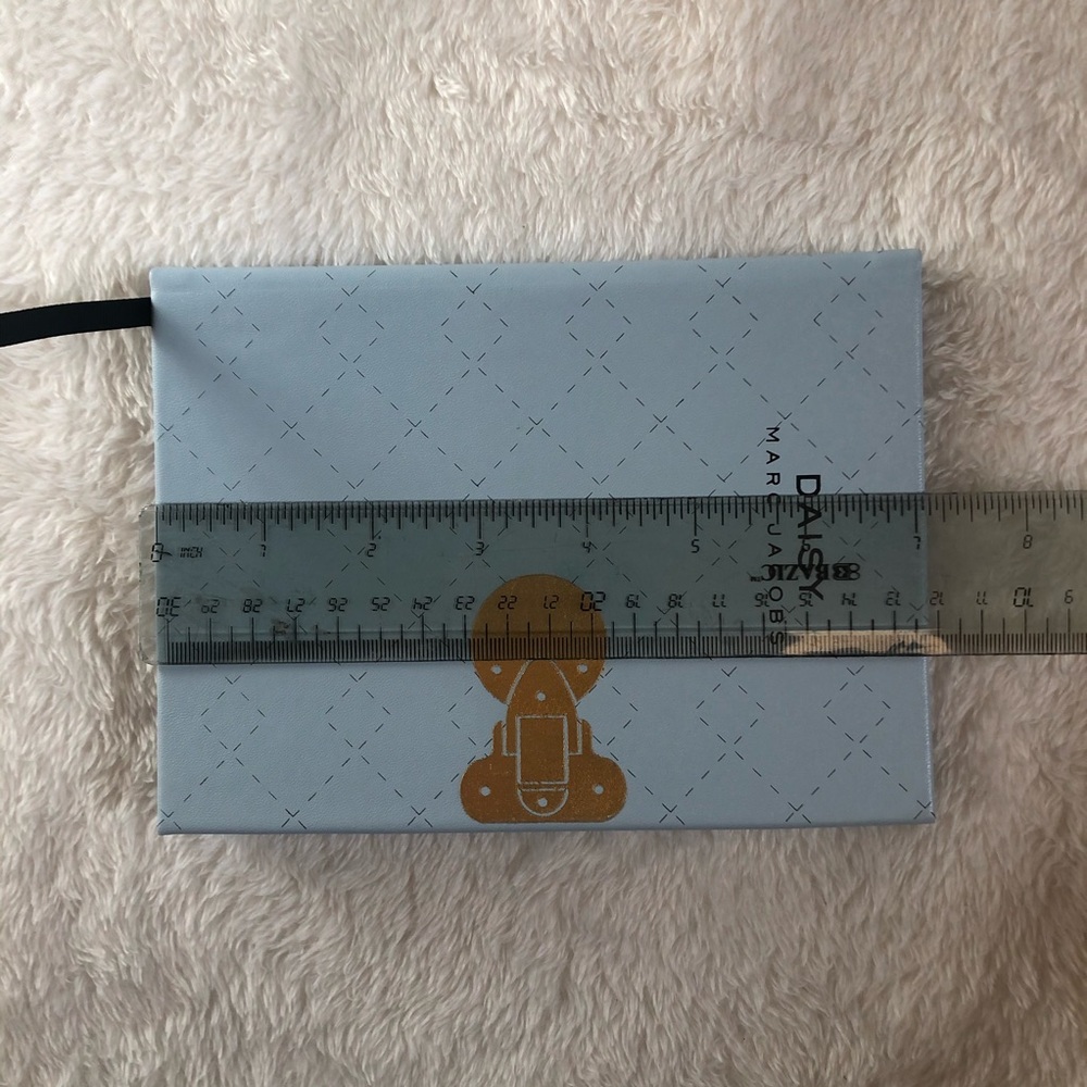Marc Jacobs Notebook - Picture 5 of 8
